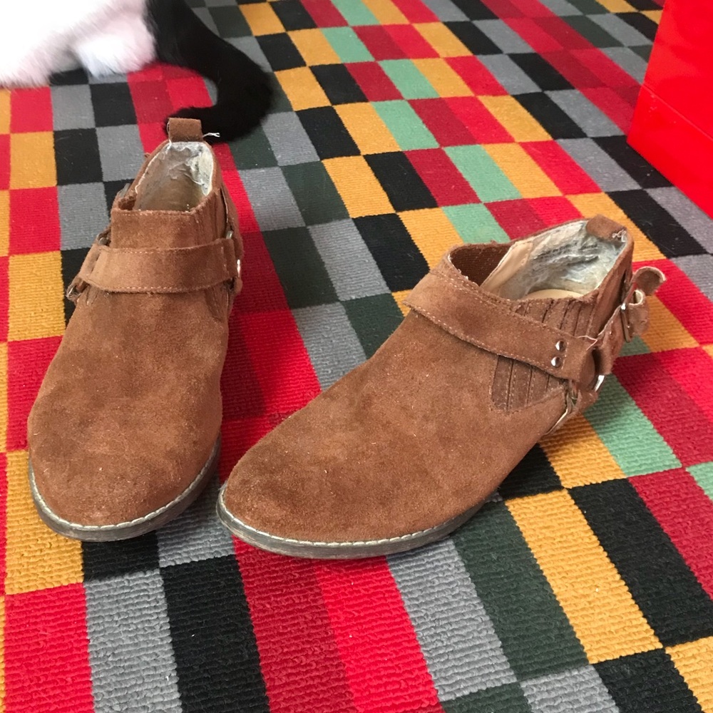 Ecoté Suede Cowboy Loafers